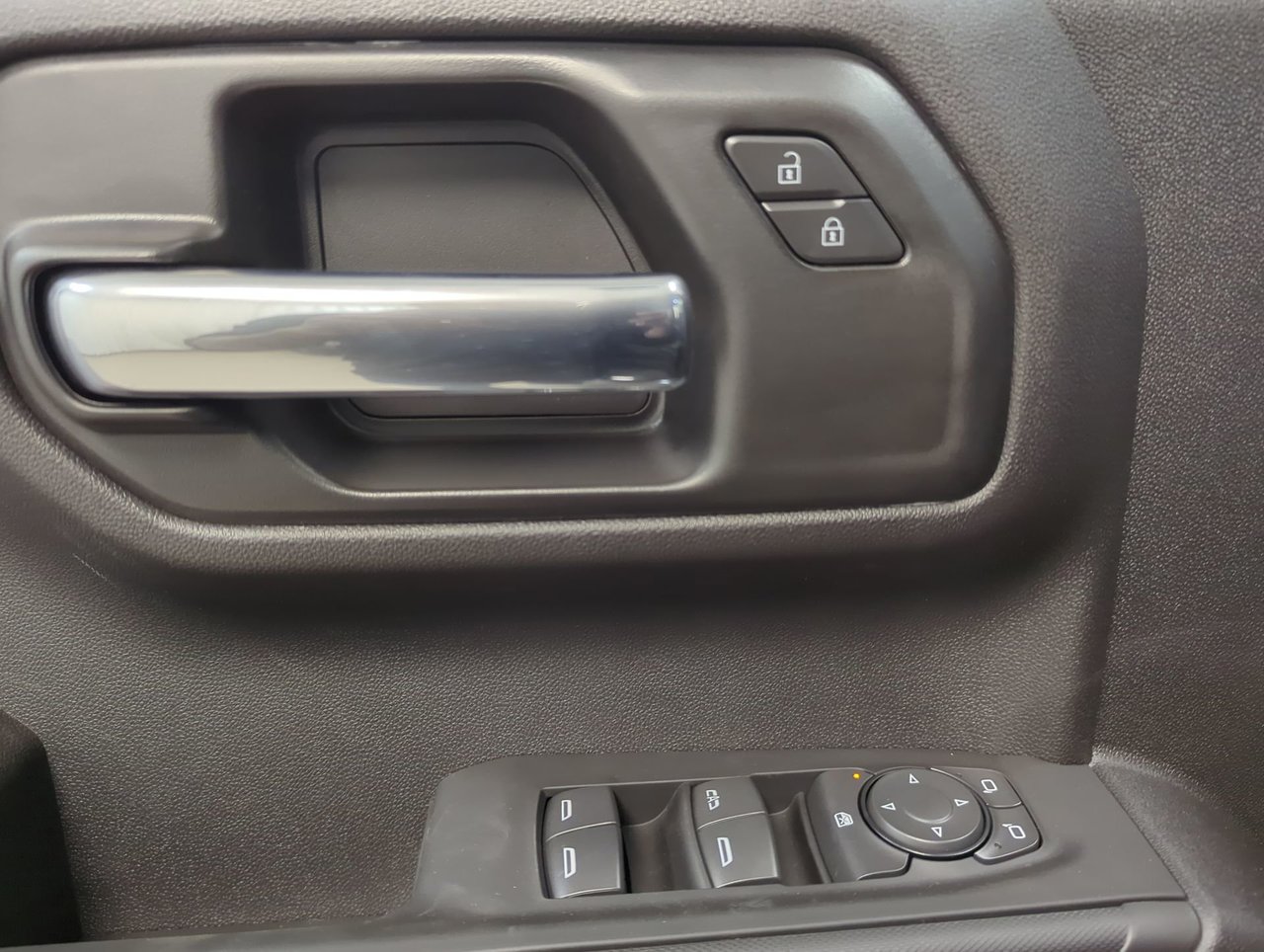 2026 Chevrolet Silverado 1500 Custom-12