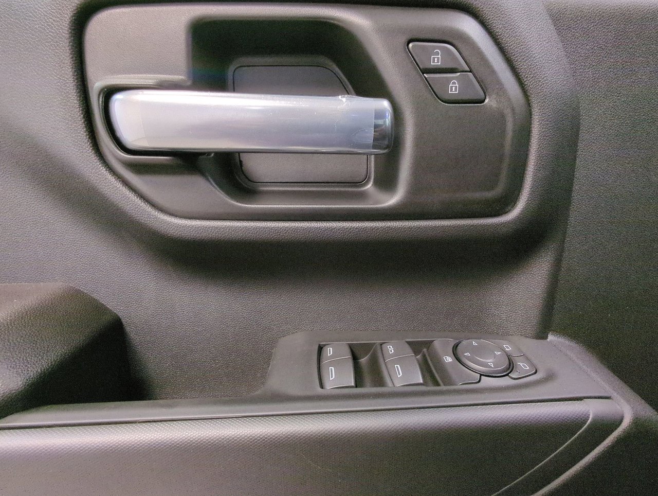 2026 Chevrolet Silverado 1500 Custom Trail Boss-12