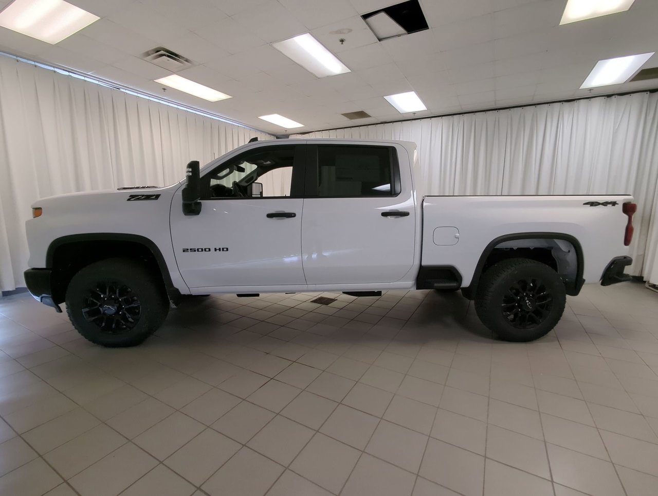 2025 Chevrolet SILVERADO 2500 HD CUSTOM-4