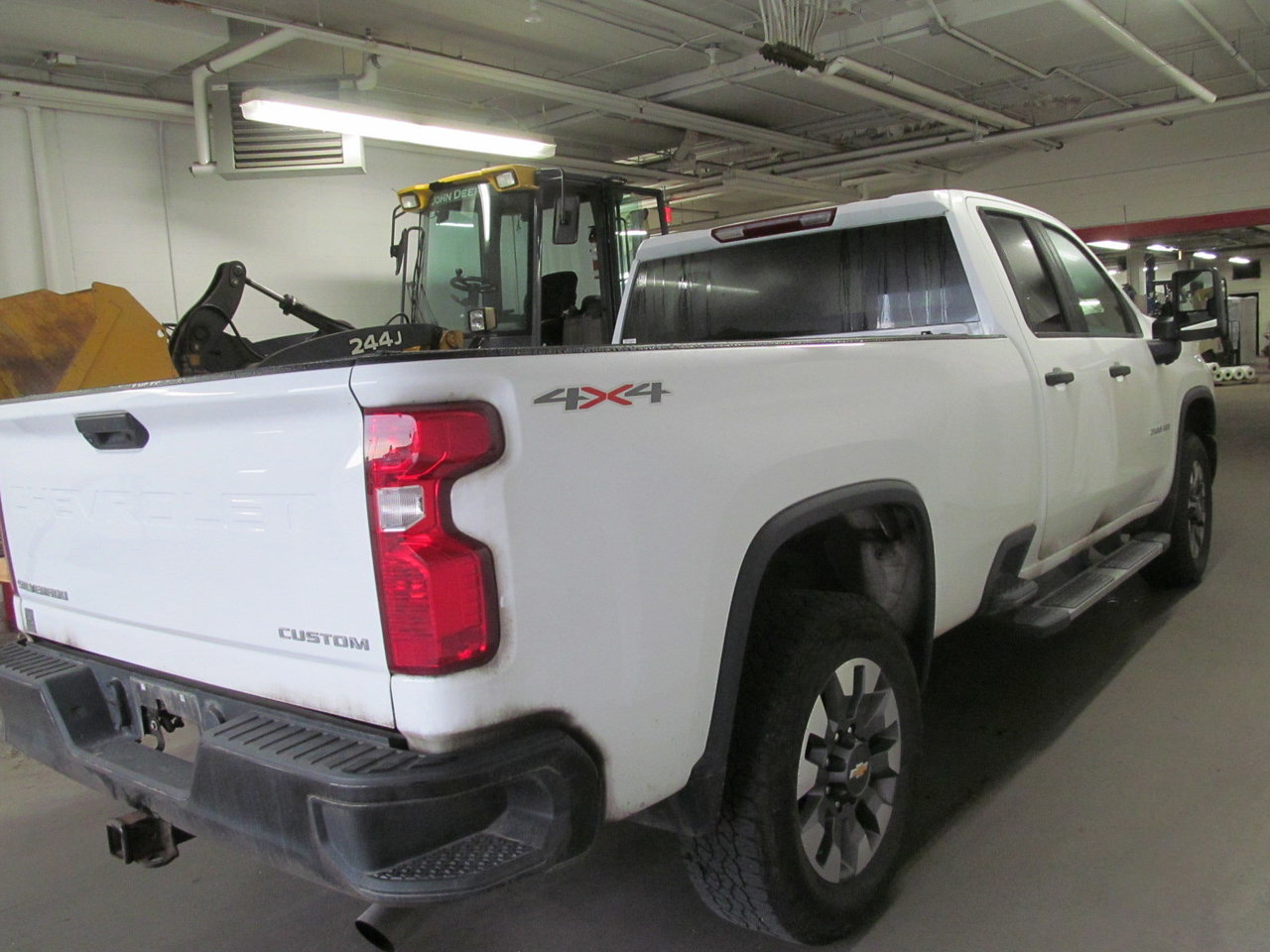2024 Chevrolet Silverado 2500HD Custom-3