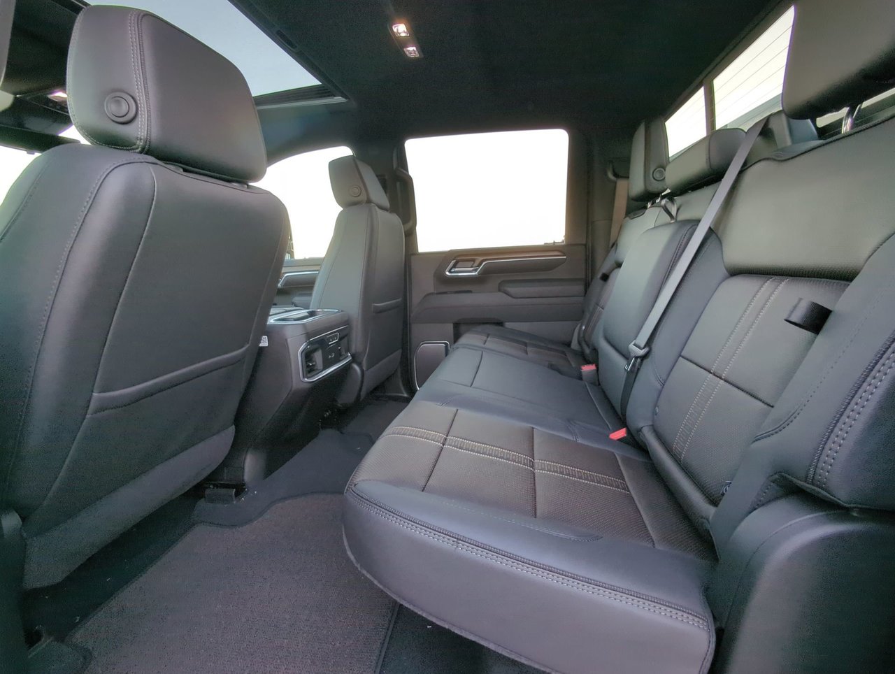 2026 Chevrolet Silverado 3500 HD HIGH COUNTRY DRW-22