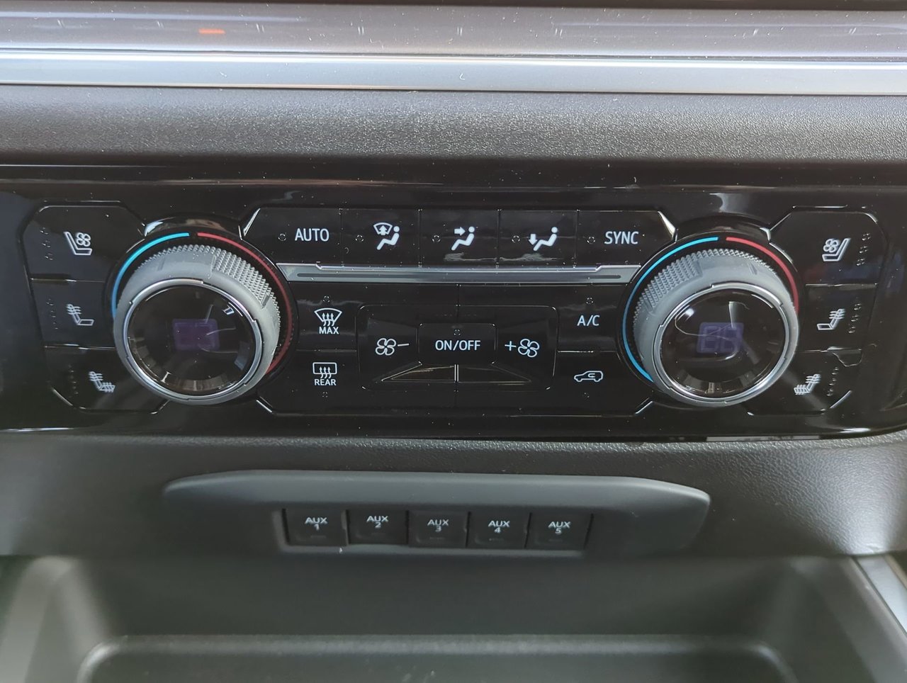 2026 Chevrolet Silverado 3500 HD HIGH COUNTRY DRW-18