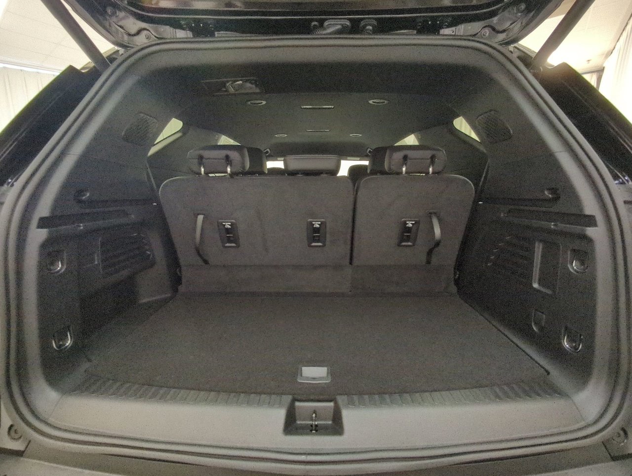 2025 Chevrolet Traverse LT-23