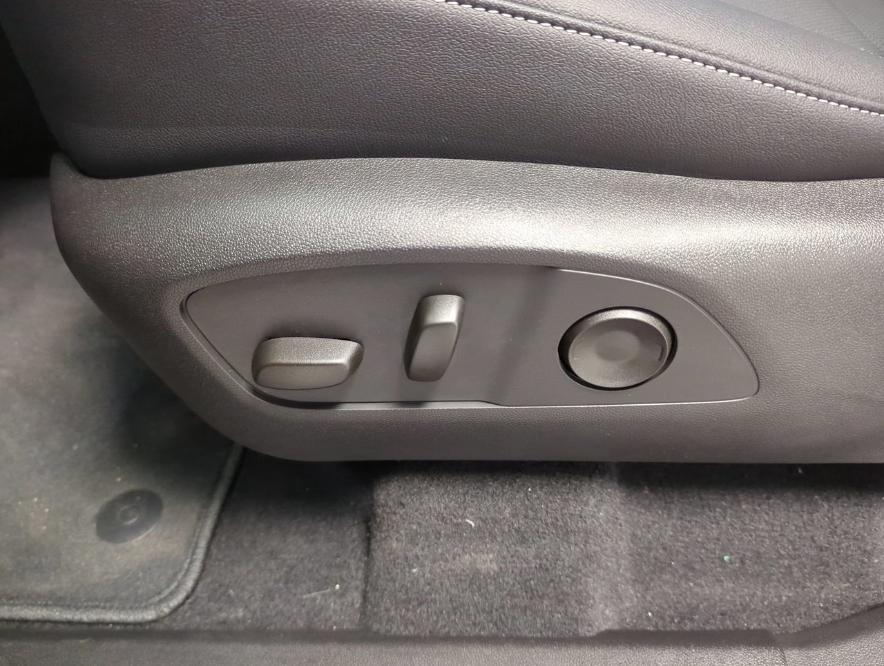 2025 Chevrolet Traverse LT-11