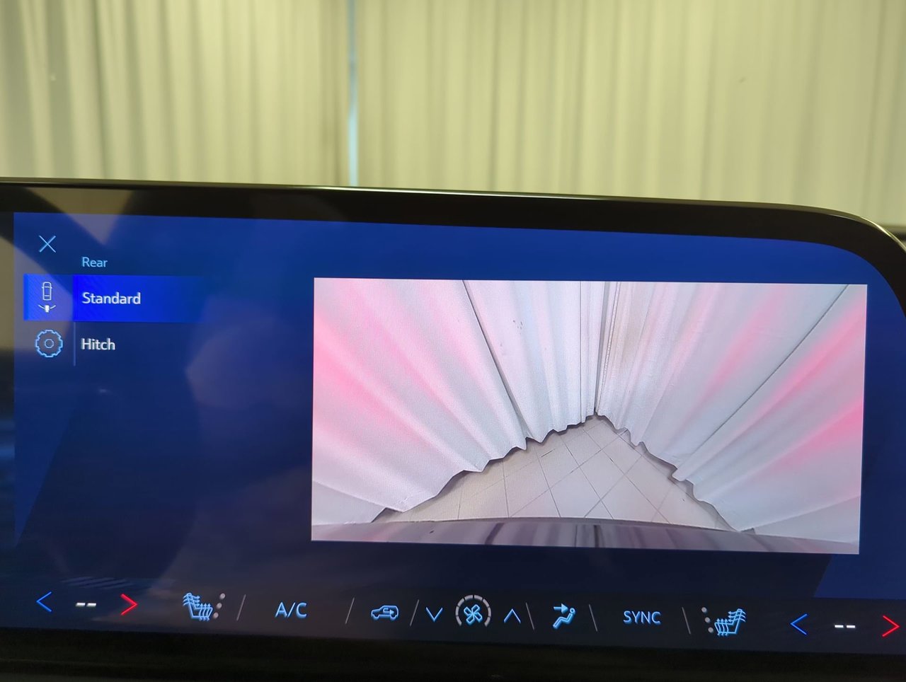 2025 Chevrolet Traverse LT-16