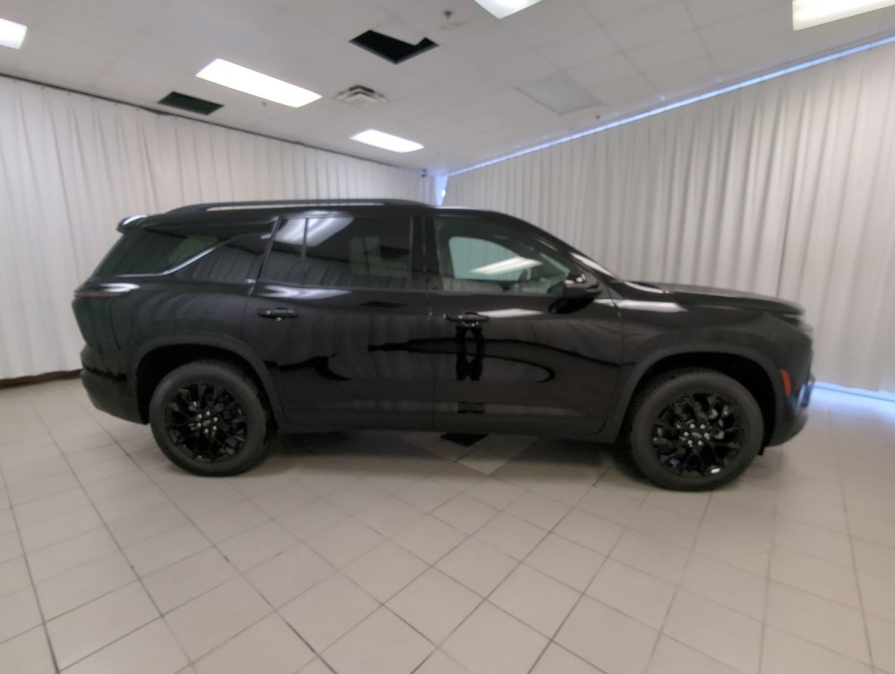 2025 Chevrolet Traverse LT-8