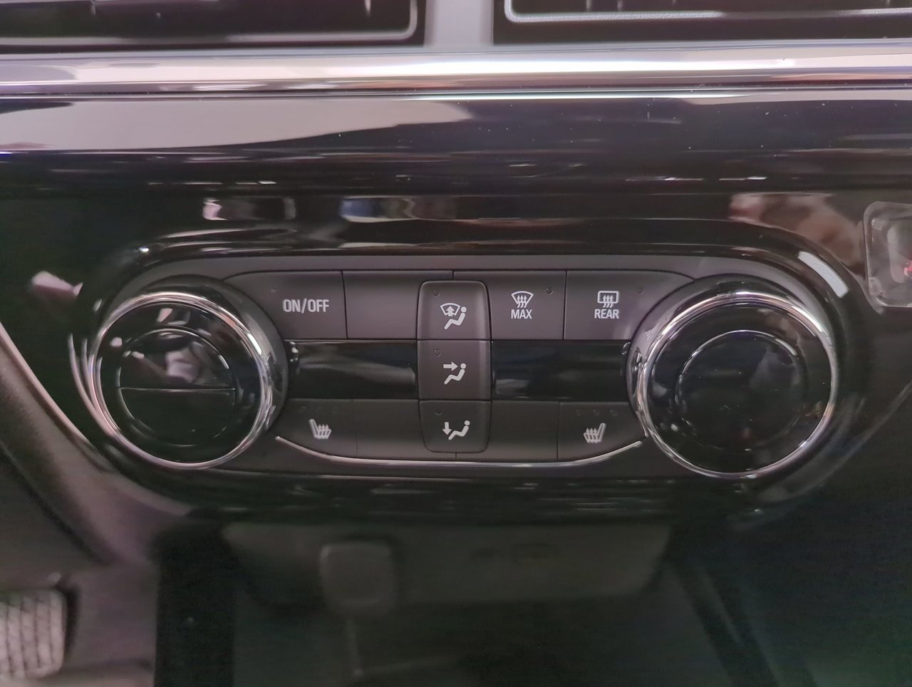 2025 Chevrolet Trax 2RS-17