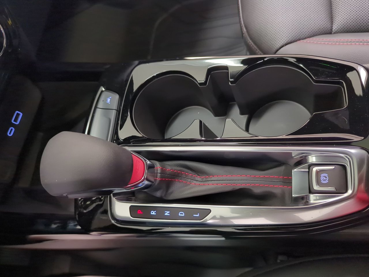 2025 Chevrolet Trax 2RS-18