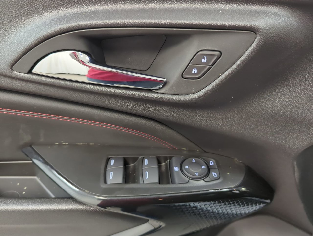 2025 Chevrolet Trax 2RS-12