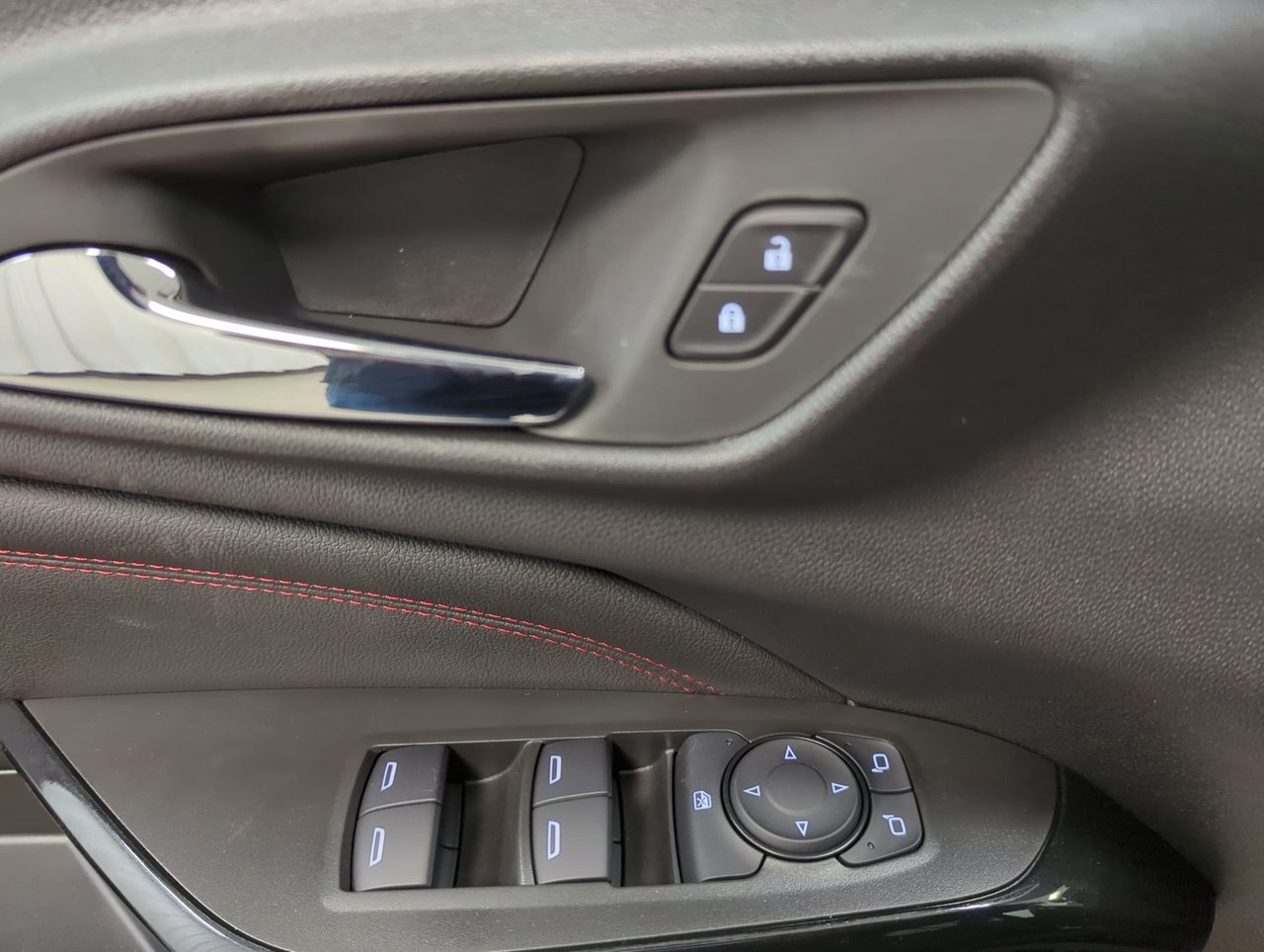 2025 Chevrolet Trax 2RS-12