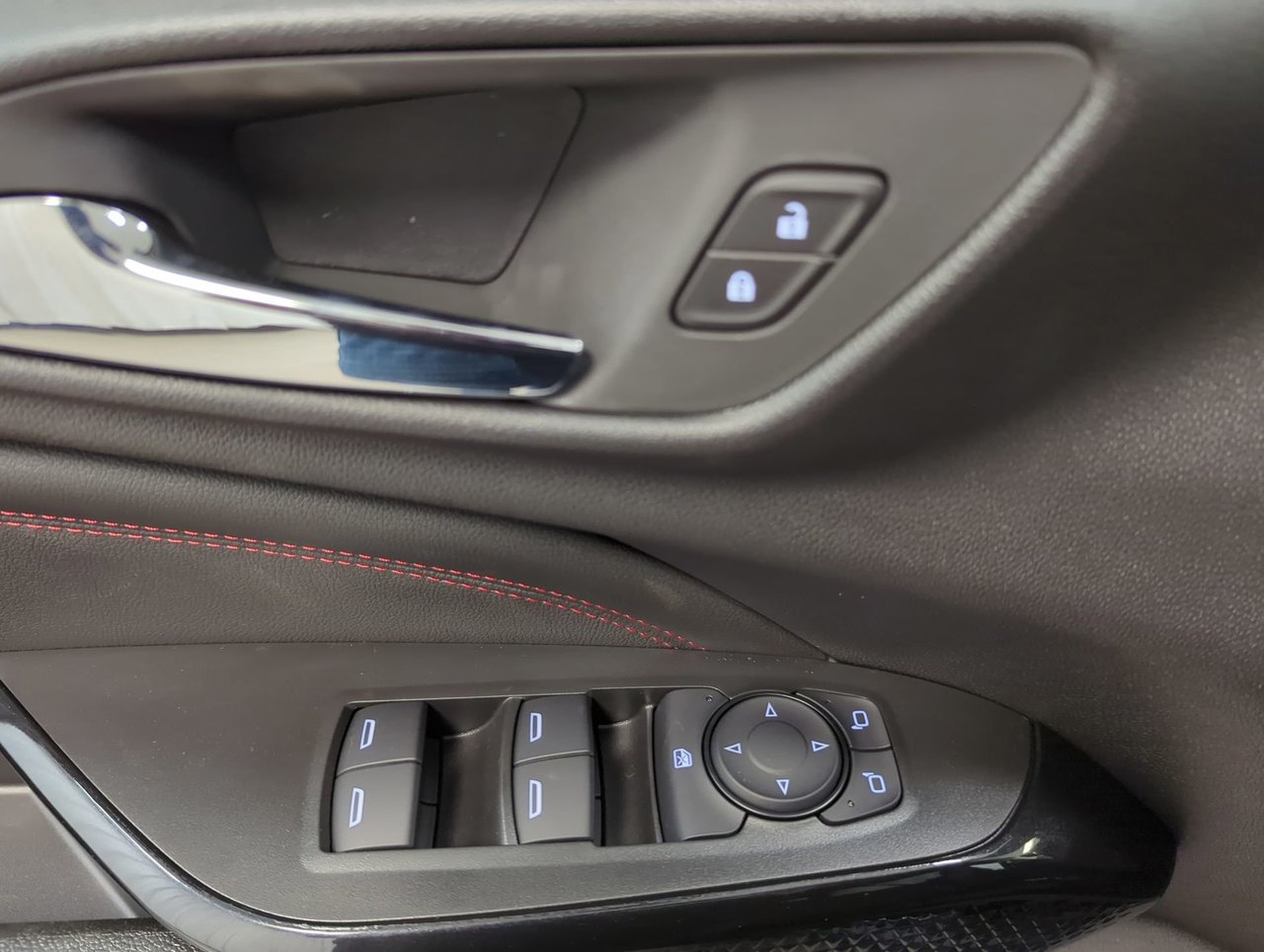 2025 Chevrolet Trax 2RS-12