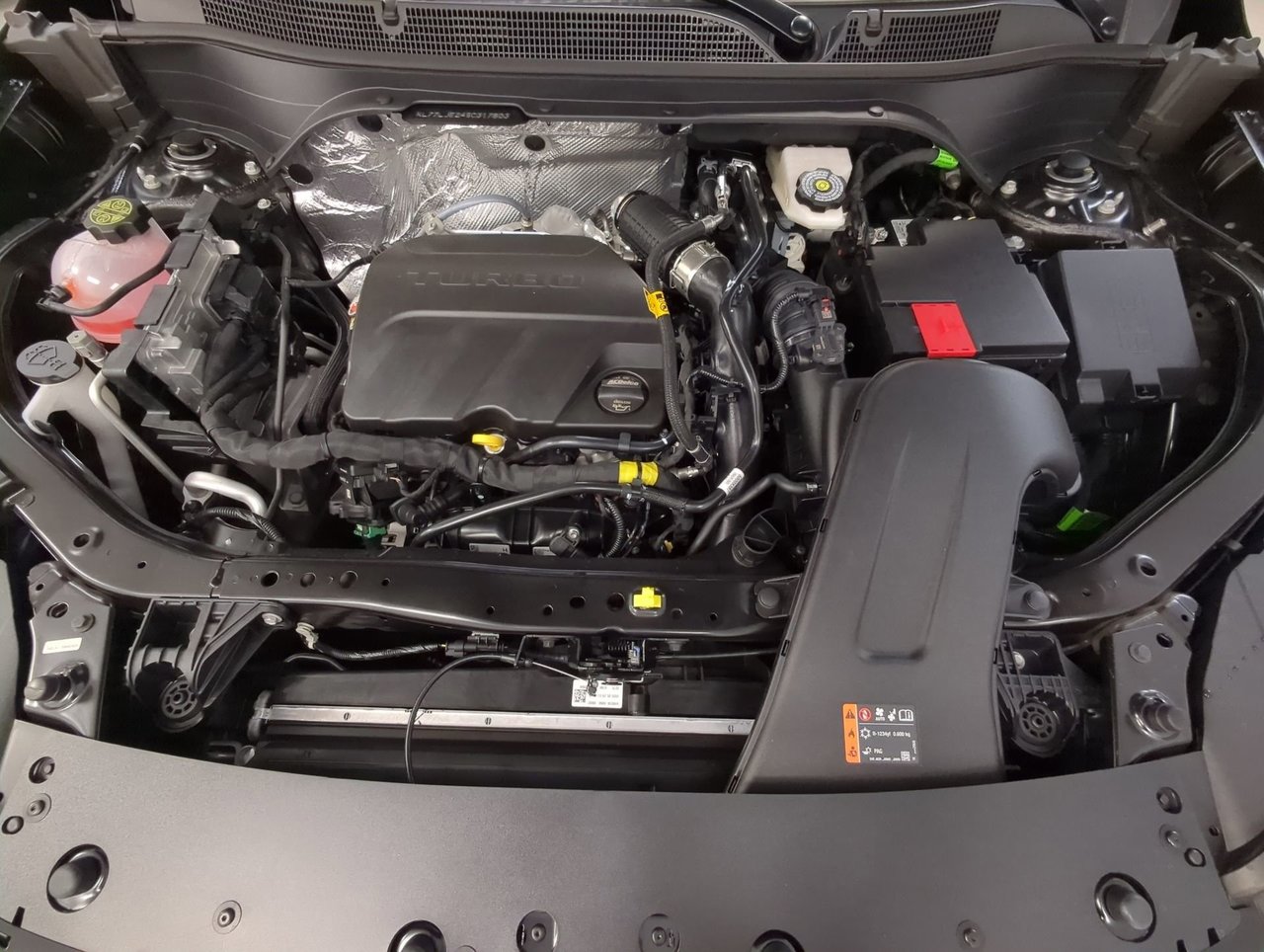 2025 Chevrolet Trax 2RS-23