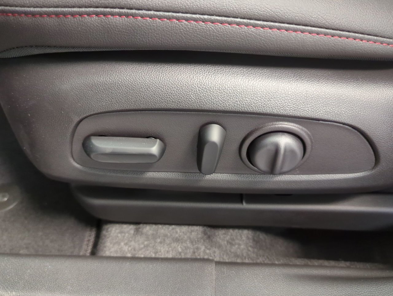 2025 Chevrolet Trax 2RS-11