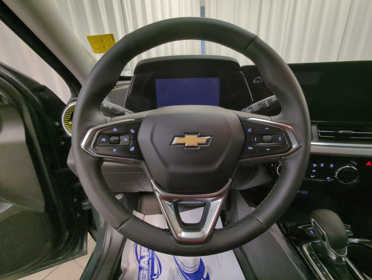 2025 Chevrolet Trax LT-13