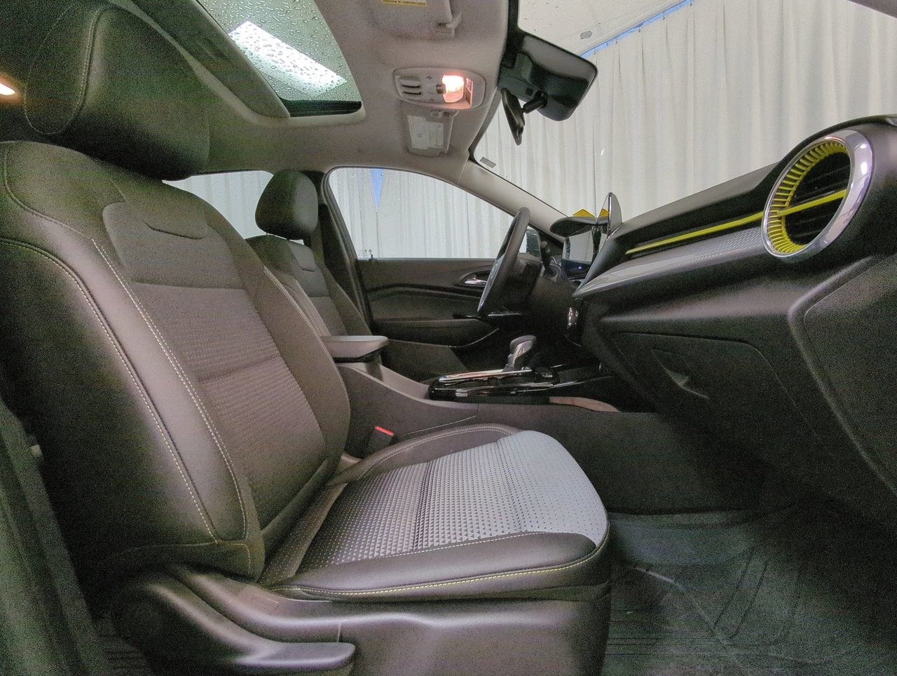 2025 Chevrolet Trax LT-23