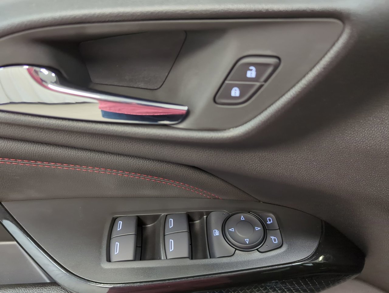 2025 Chevrolet Trax 2RS-12