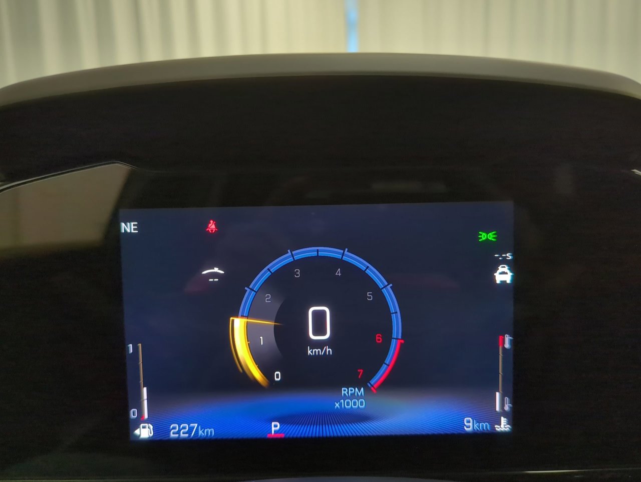 2025 Chevrolet Trax ACTIV-14