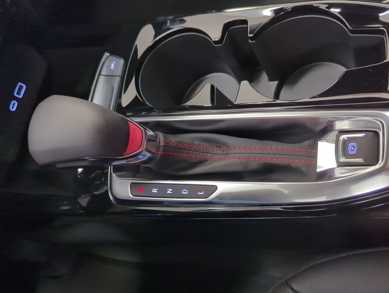 2025 Chevrolet Trax 2RS-18