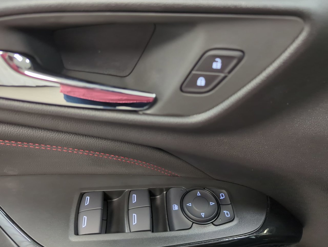 2025 Chevrolet Trax 2RS-12