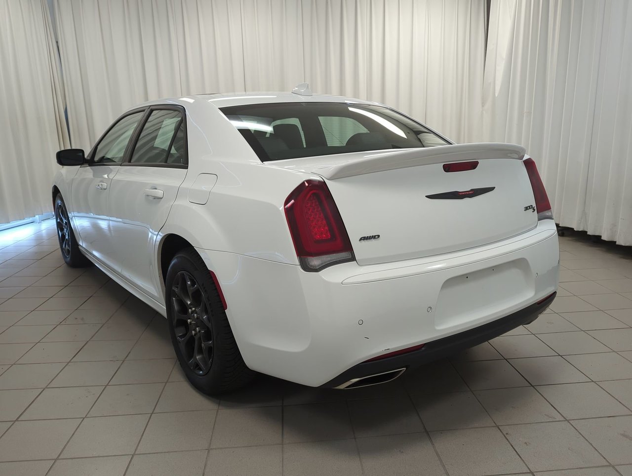 2023 Chrysler 300 S-5