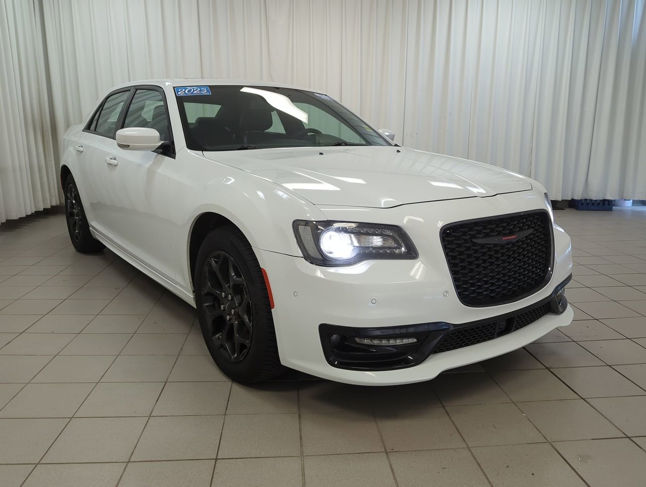 2023 Chrysler 300 S-1