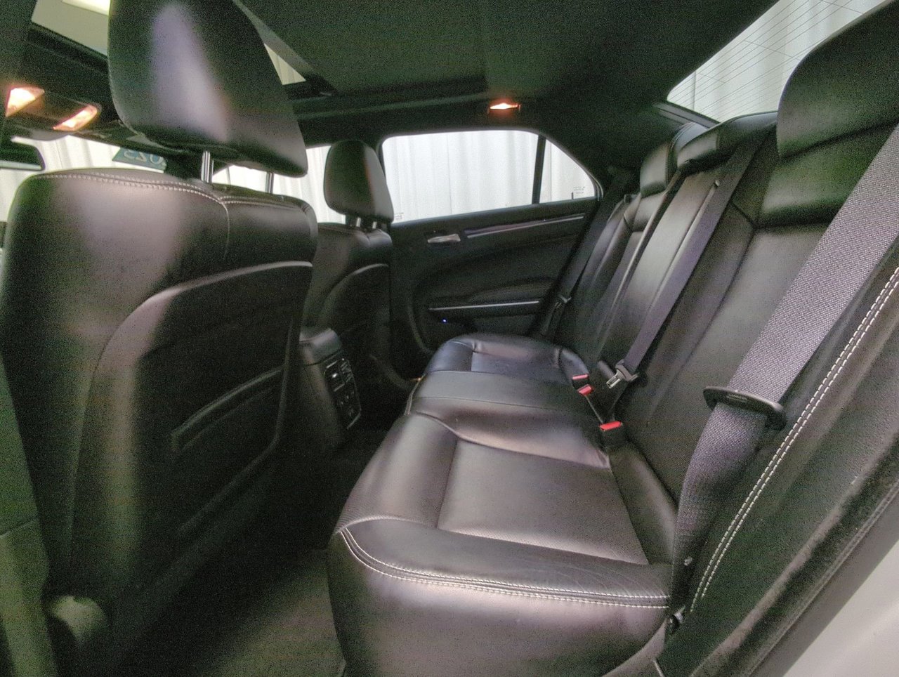 2023 Chrysler 300 S-22