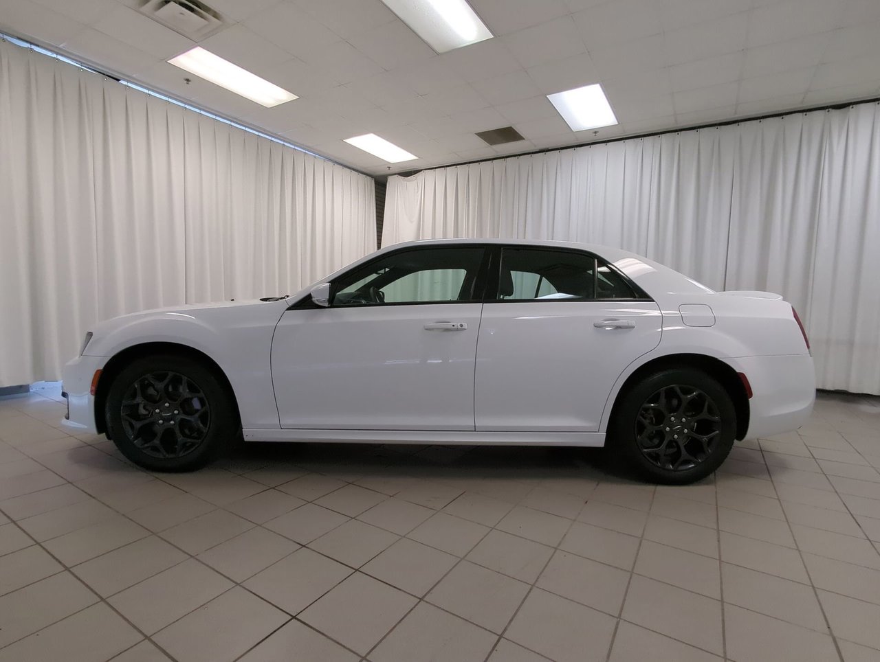2023 Chrysler 300 S-4