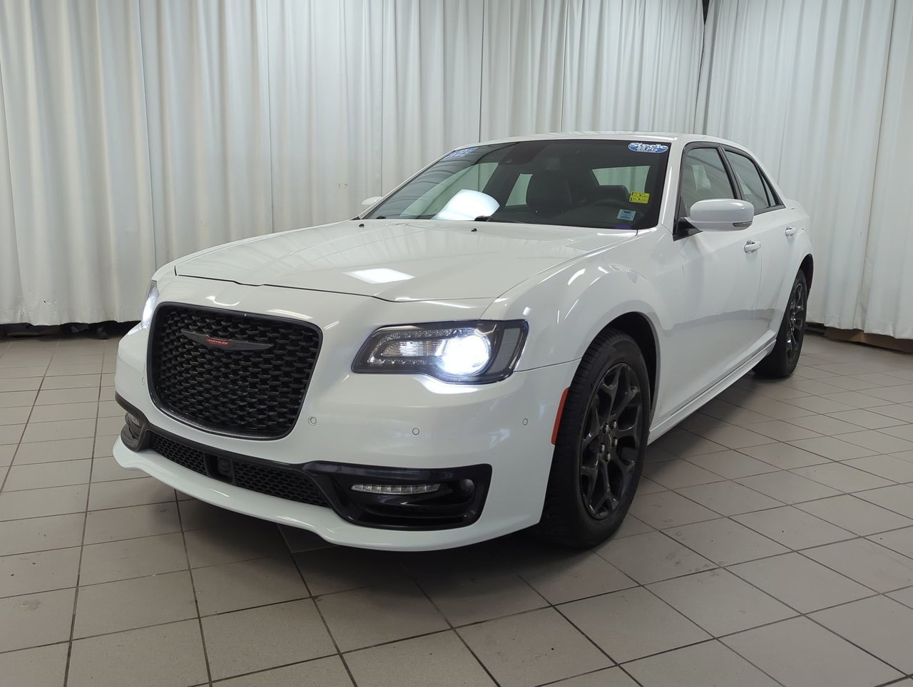 2023 Chrysler 300 S-3