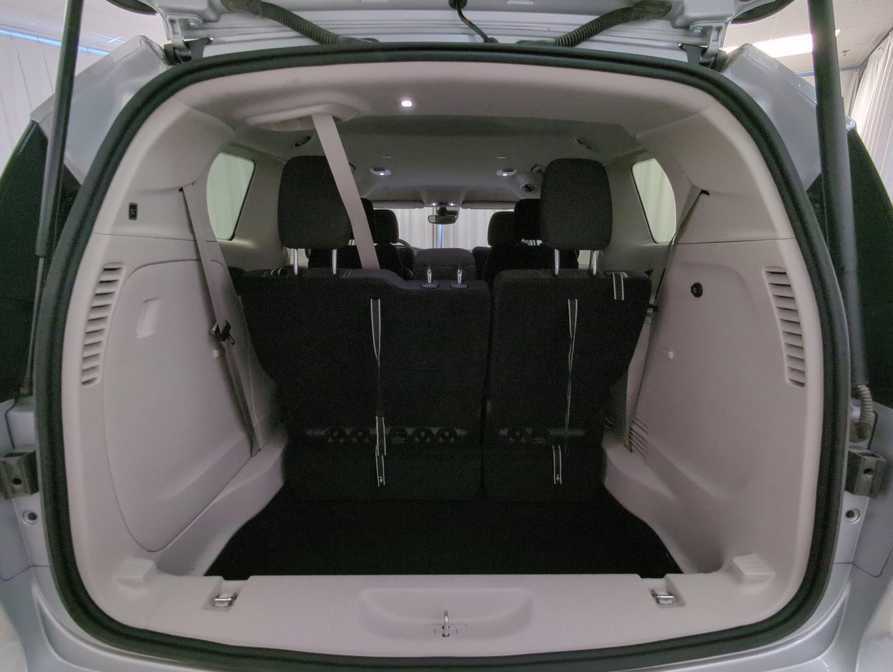 2024 Chrysler Grand Caravan SXT-23