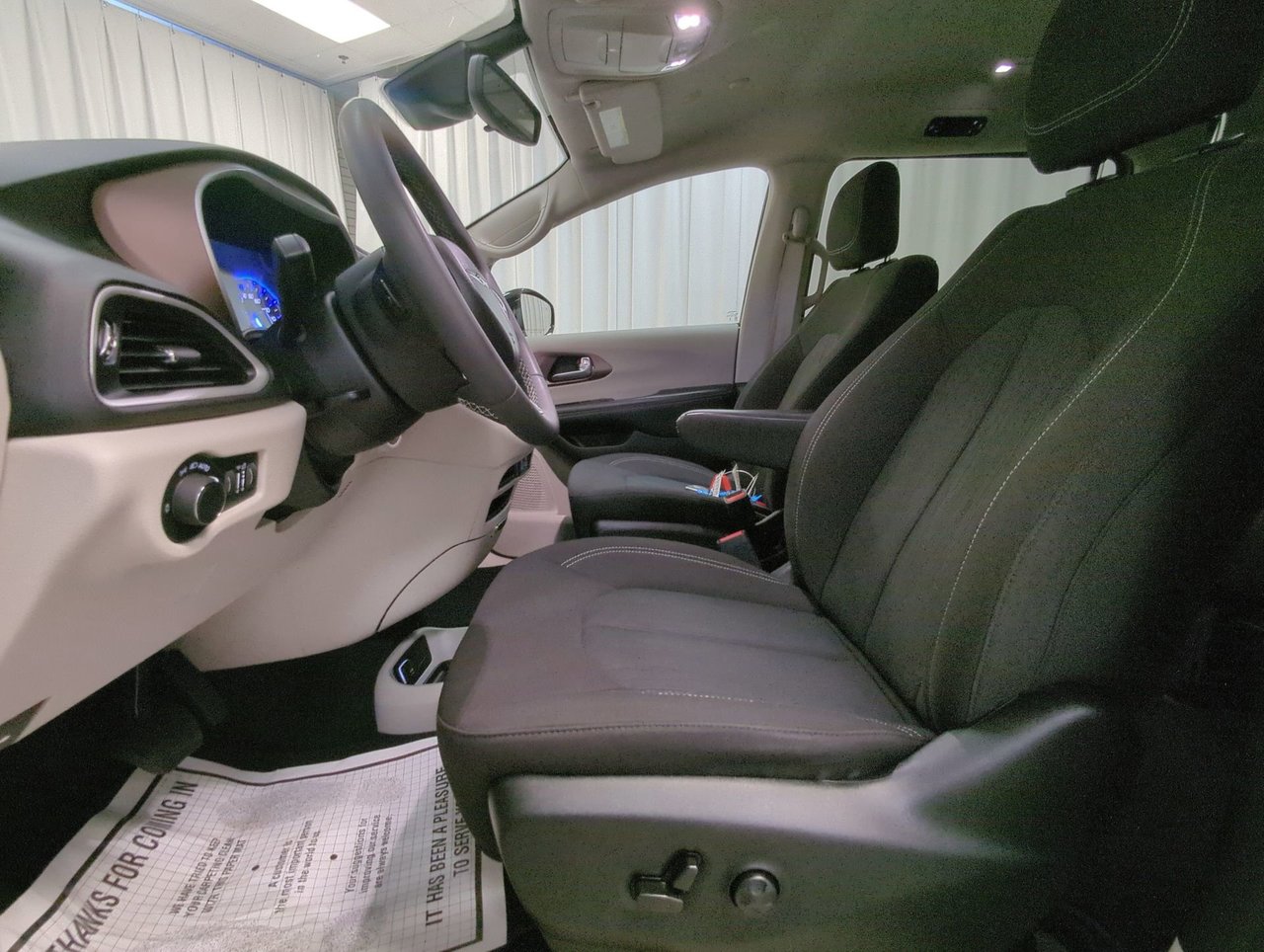 2024 Chrysler Grand Caravan SXT-10