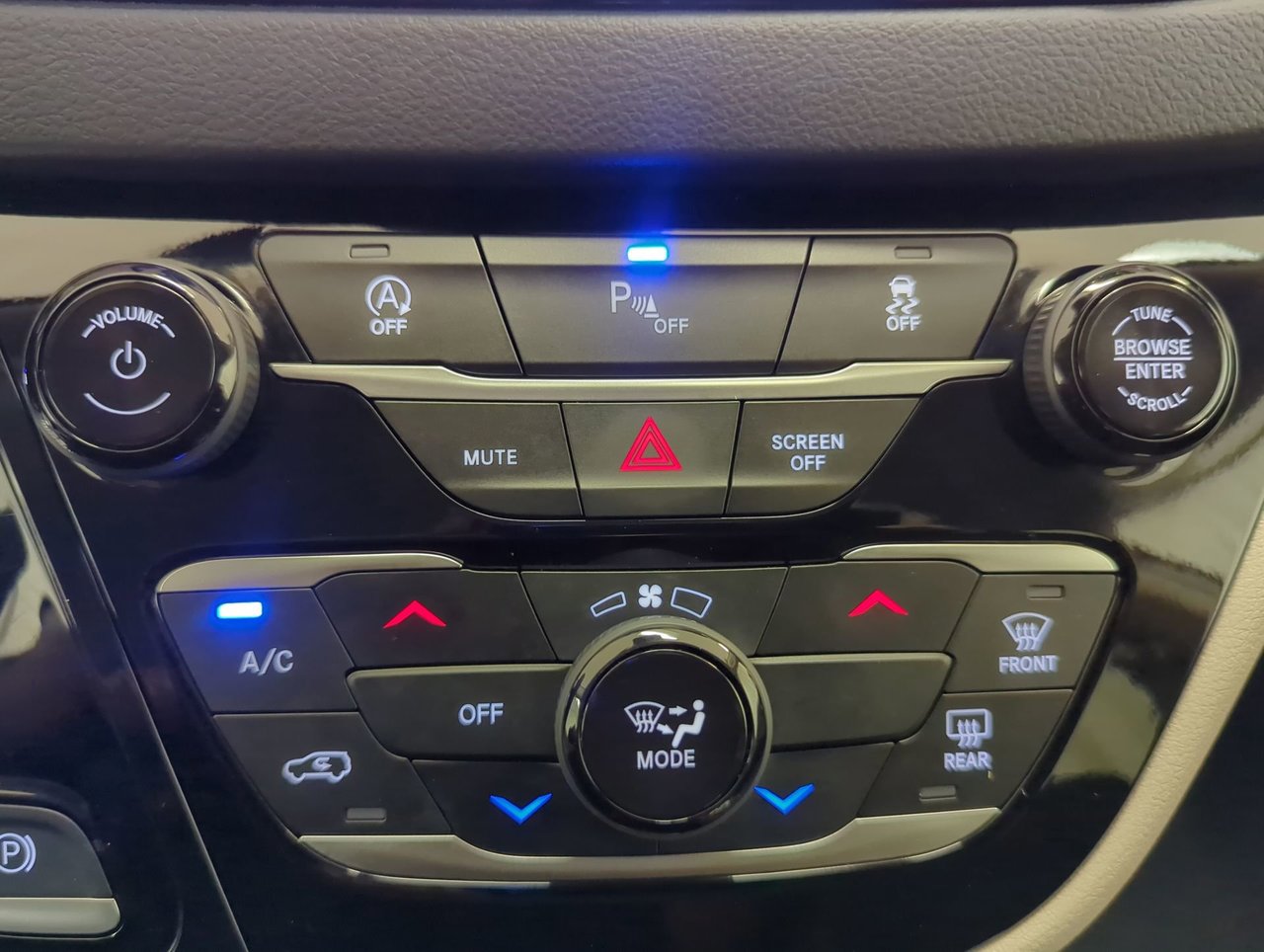 2024 Chrysler Grand Caravan SXT-18