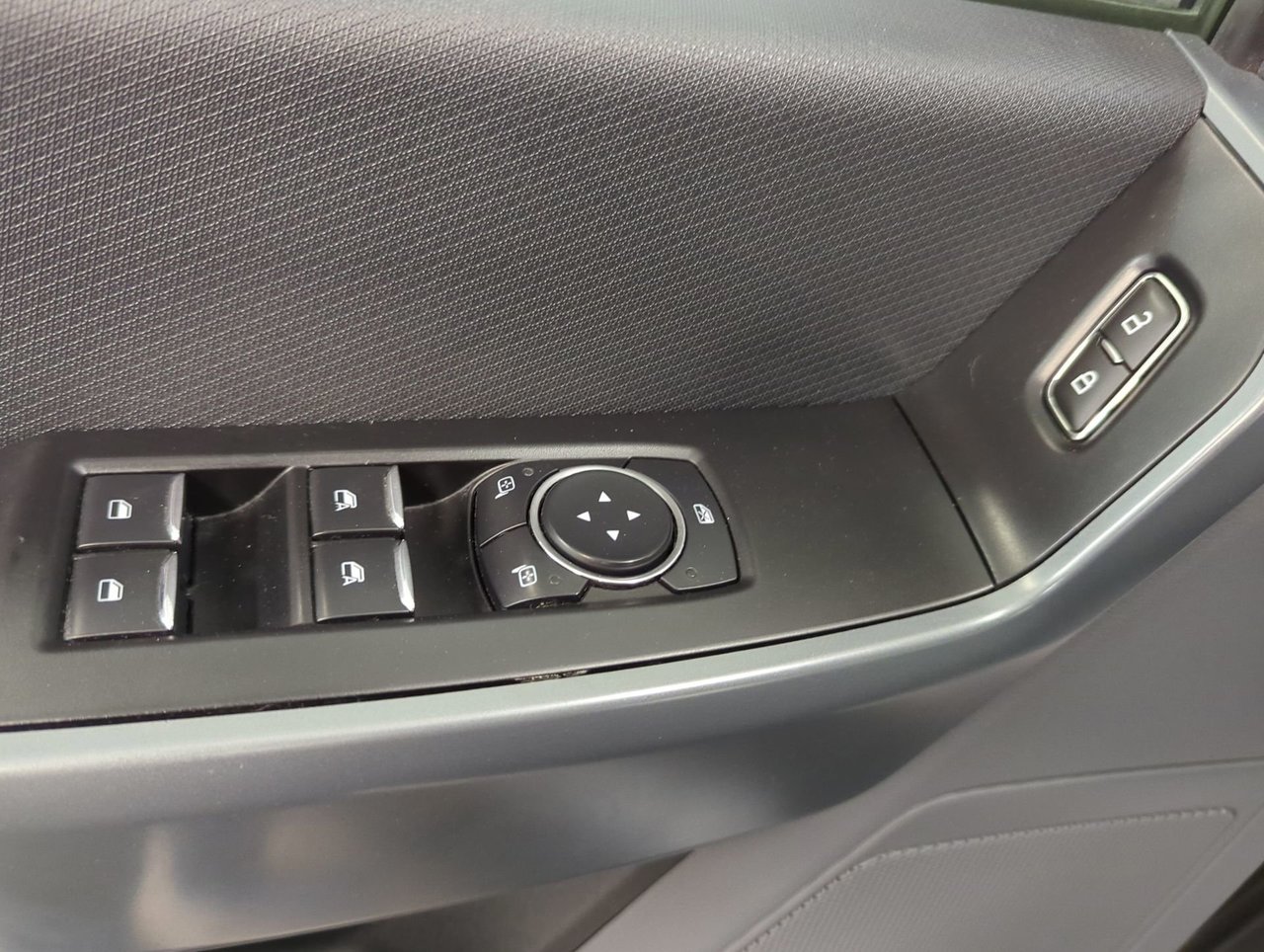 2023 Ford F-150 XLT-12