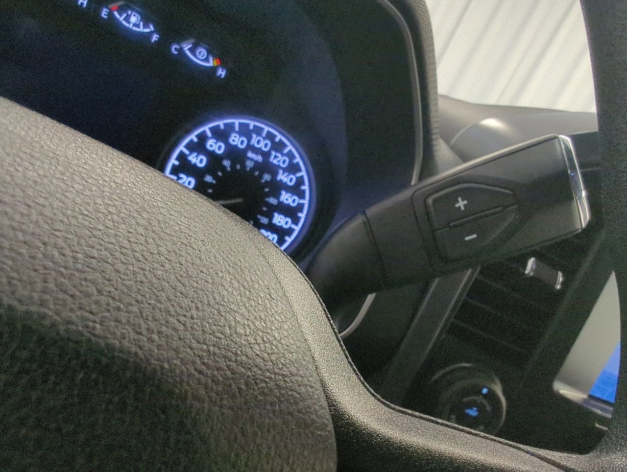 2023 Ford F-150 XLT-19