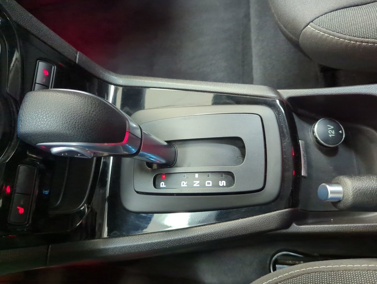 2019 Ford Fiesta SE-18