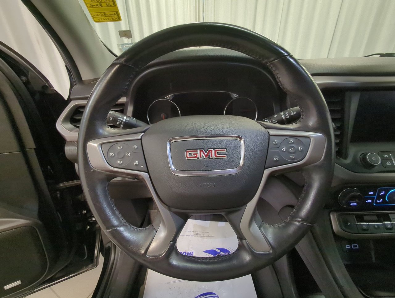 2022 GMC Acadia AT4-13