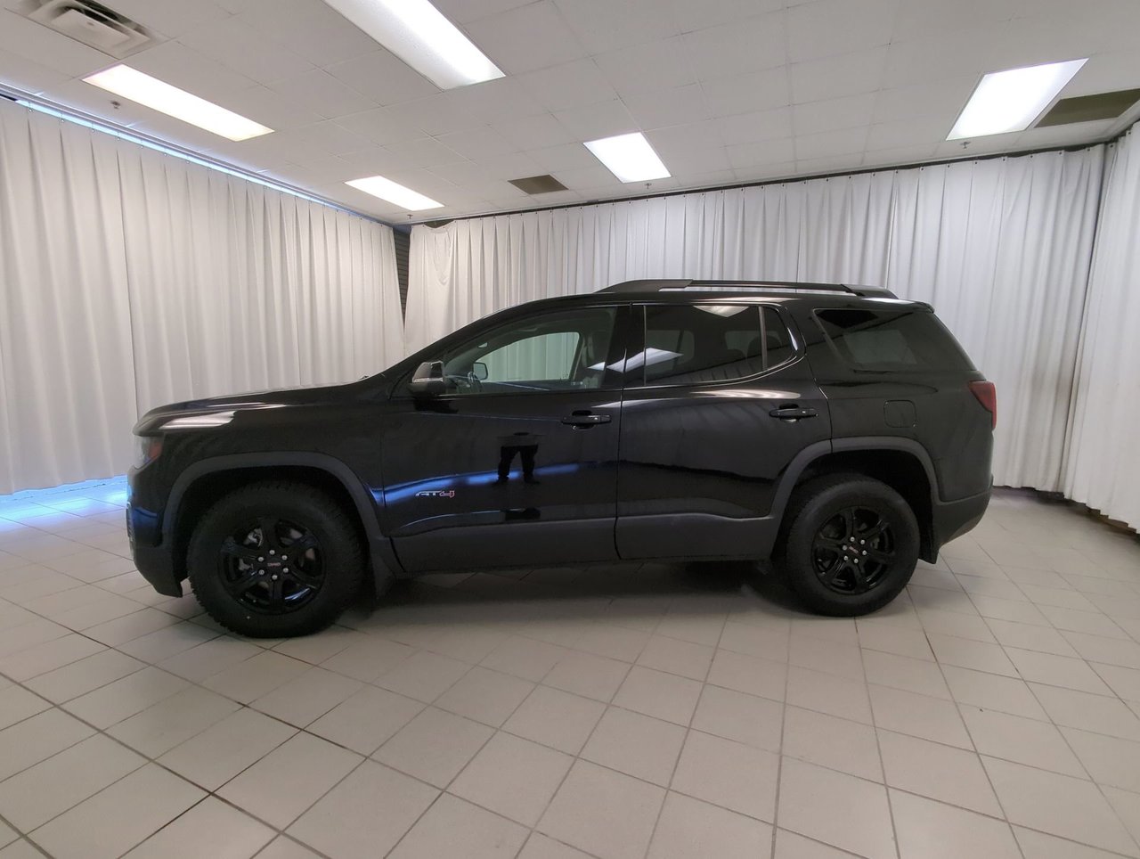 2022 GMC Acadia AT4-4