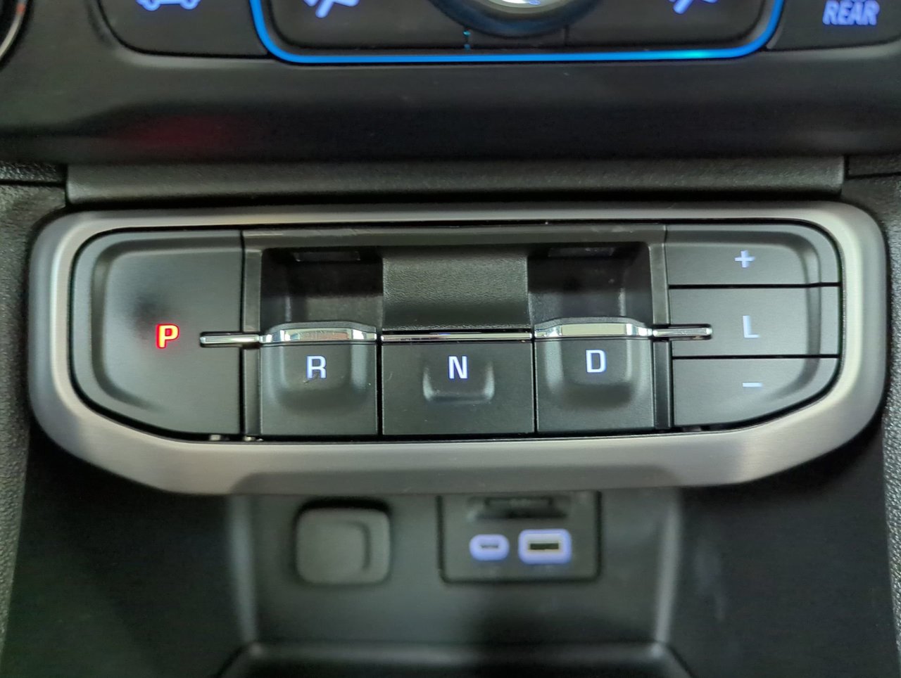 2022 GMC Acadia AT4-19