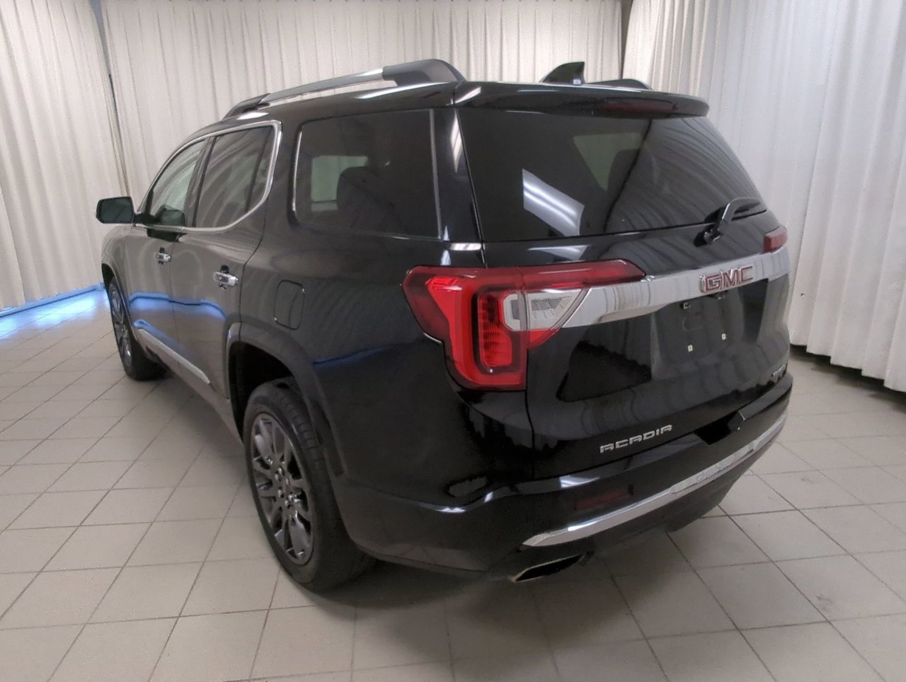 2022 GMC Acadia Denali-5