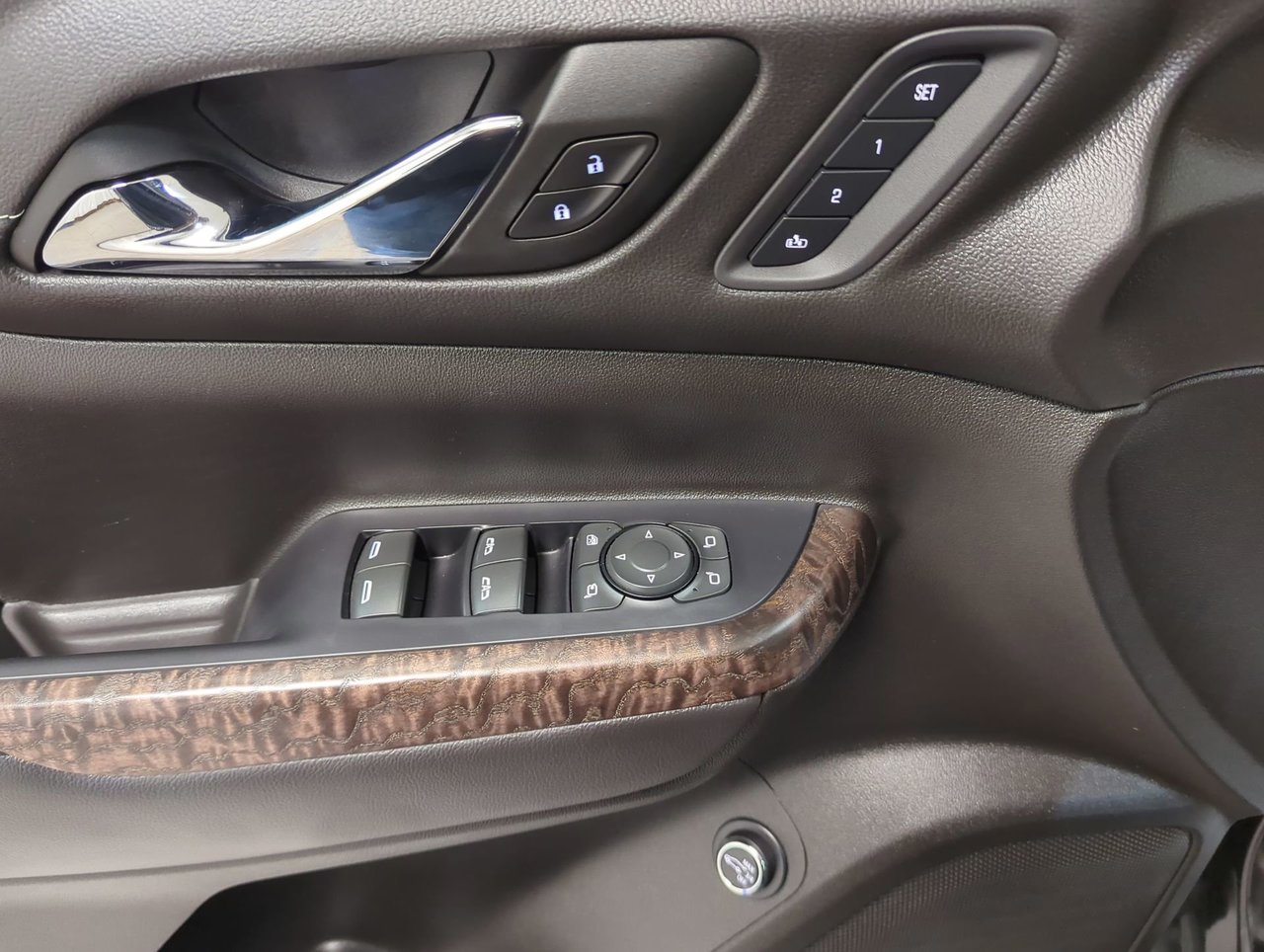 2022 GMC Acadia Denali-12