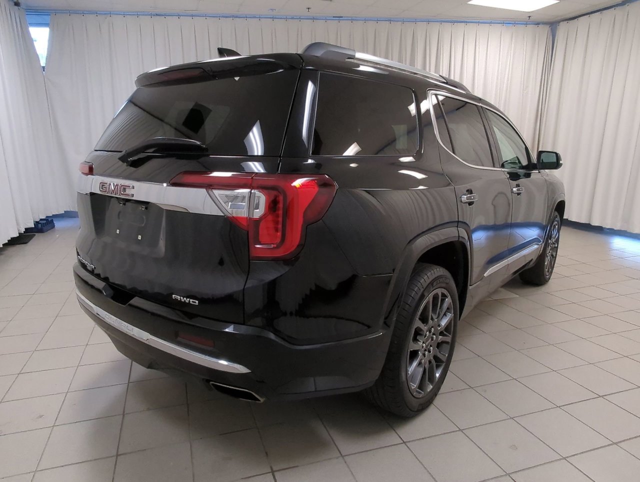 2022 GMC Acadia Denali-7