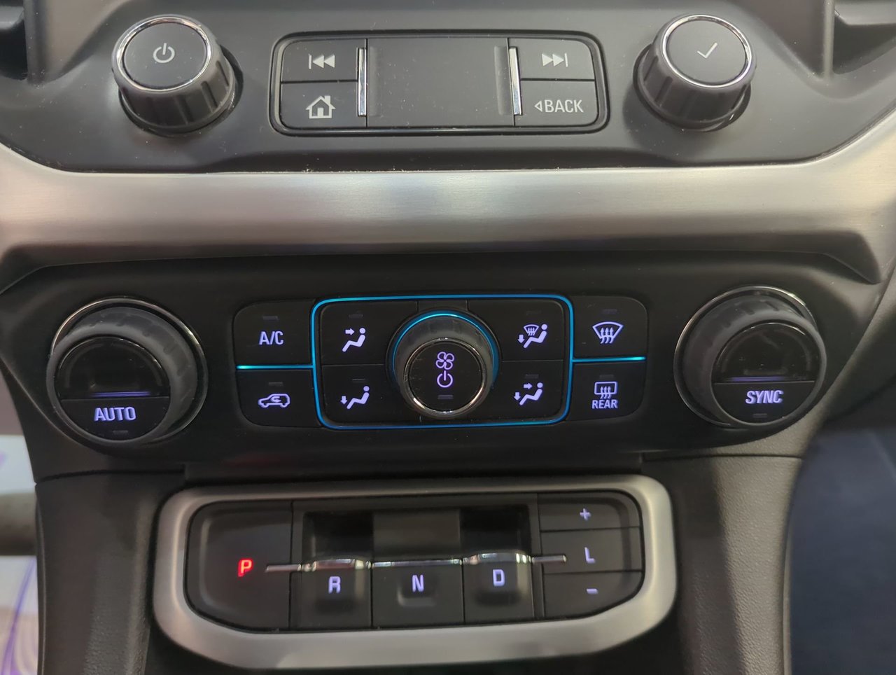 2023 GMC Acadia SLE-18