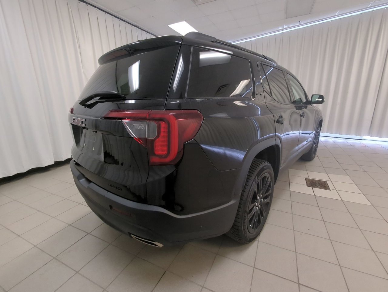 2023 GMC Acadia SLE-7