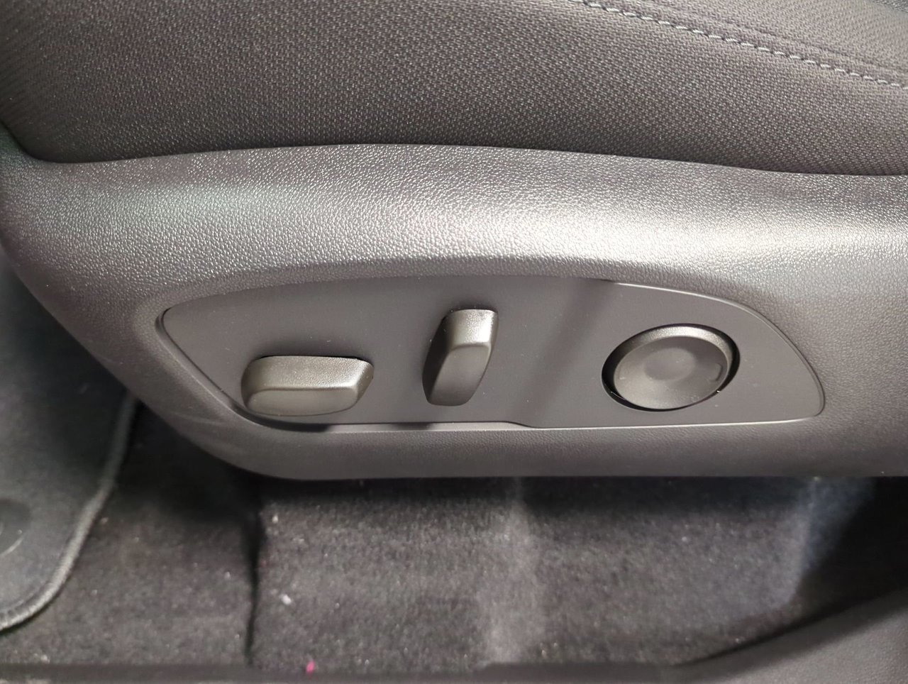 2026 GMC Acadia ELEVATION-11