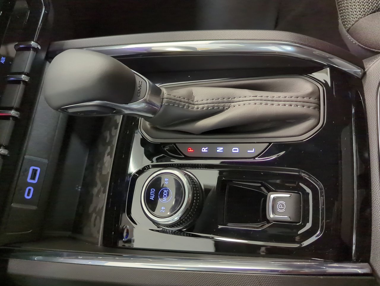 2025 GMC Canyon ELEVATION-19