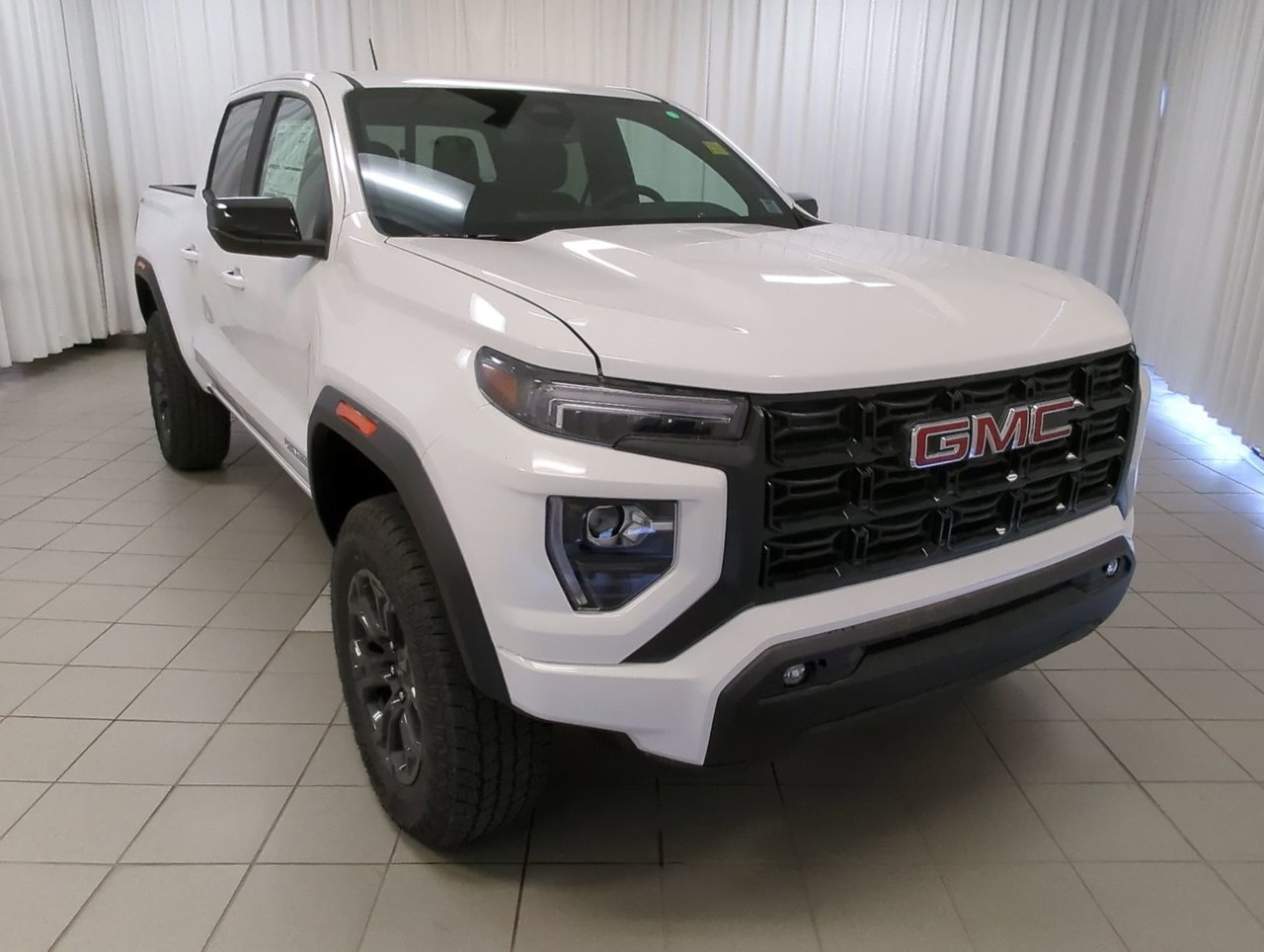 2025 GMC Canyon ELEVATION-1