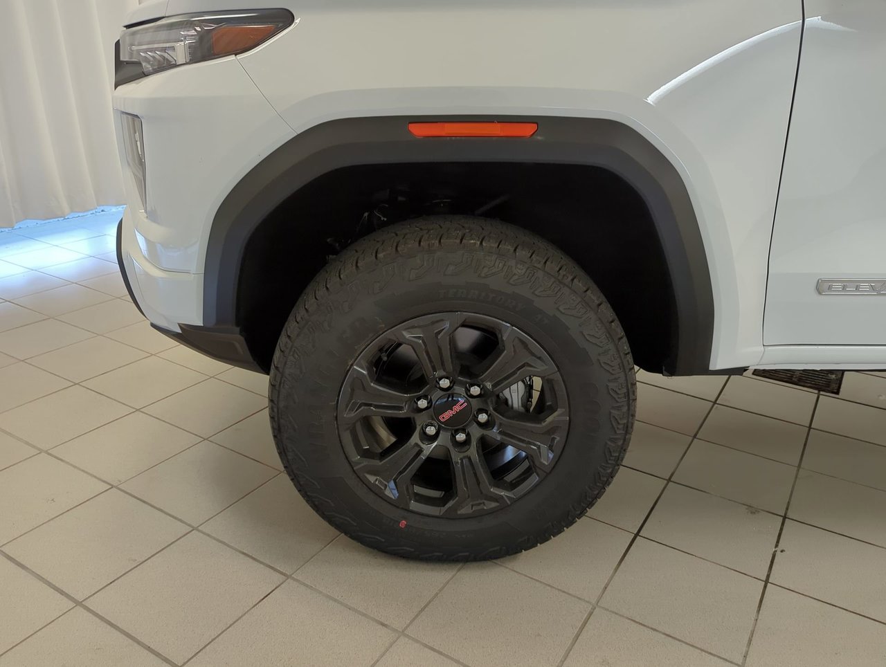 2025 GMC Canyon ELEVATION-9