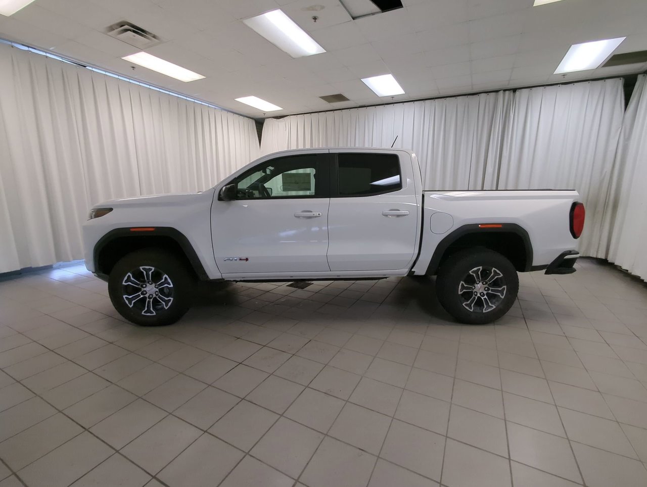 2025 GMC Canyon AT4-4