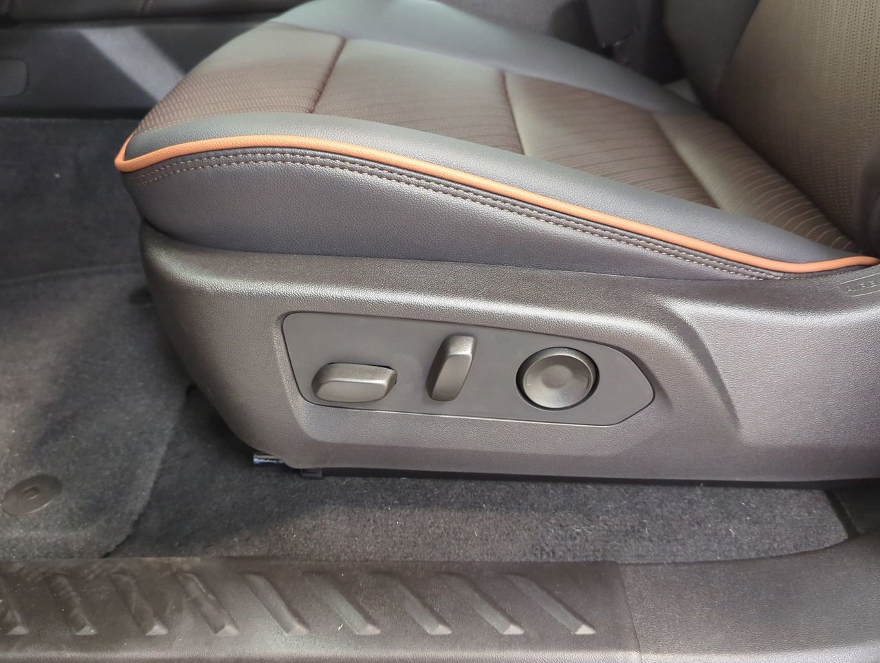 2026 GMC Canyon AT4-11