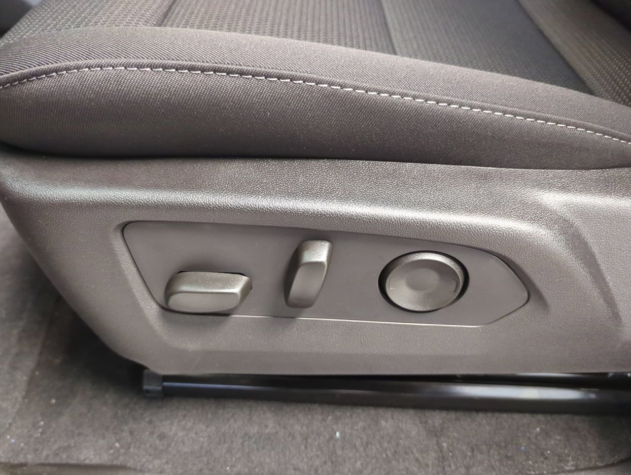 2026 GMC Canyon ELEVATION-11