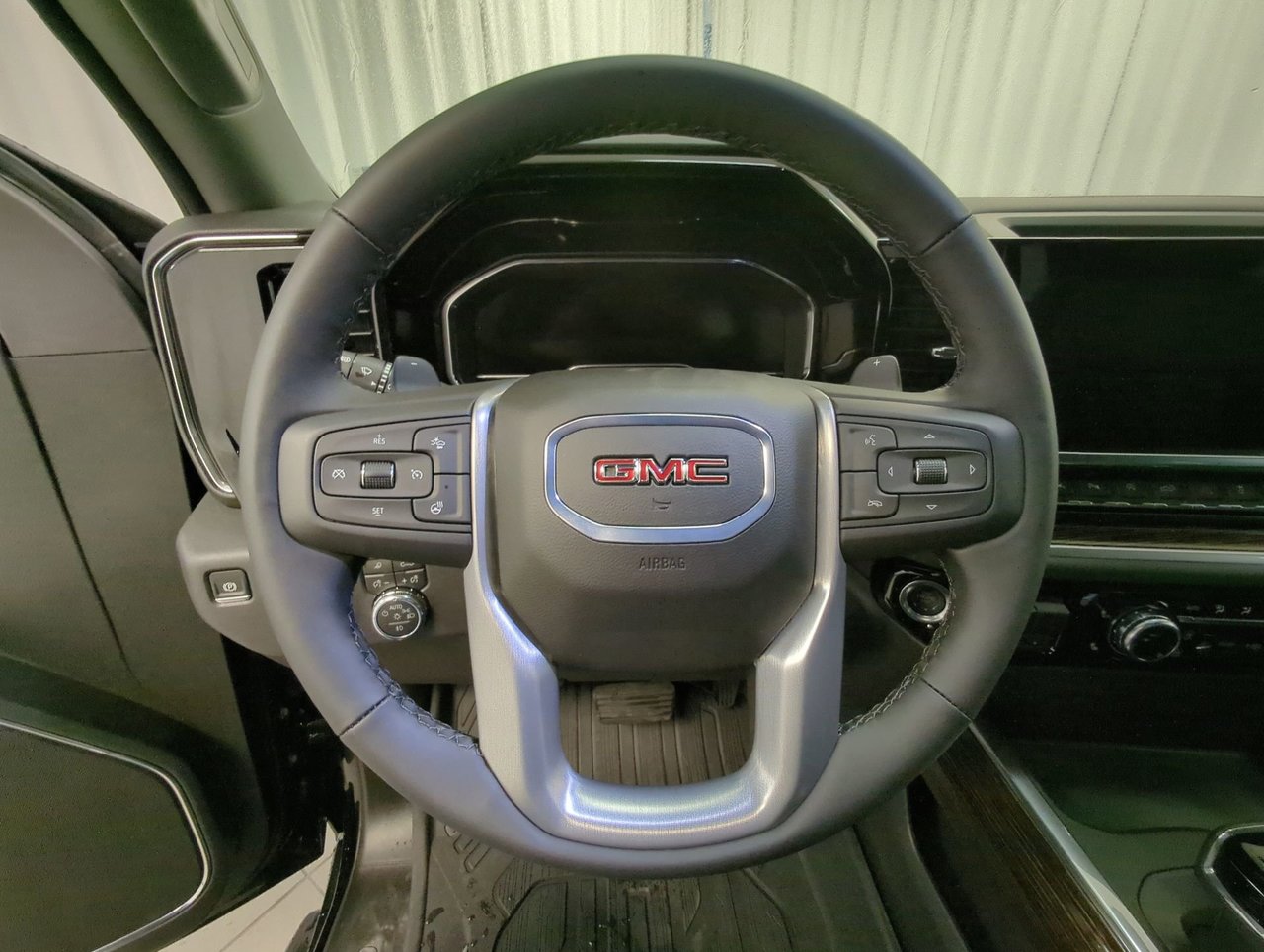 2025 GMC Sierra 1500 ELEVATION-13